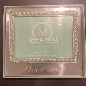 Mr & Mrs Wedding Frame - Mariposa